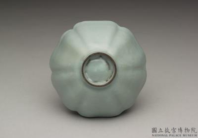 图片[3]-Hibiscus-shaped bowl with celadon glaze, Guan ware, Southern Song dynasty, 12th-13th century-China Archive